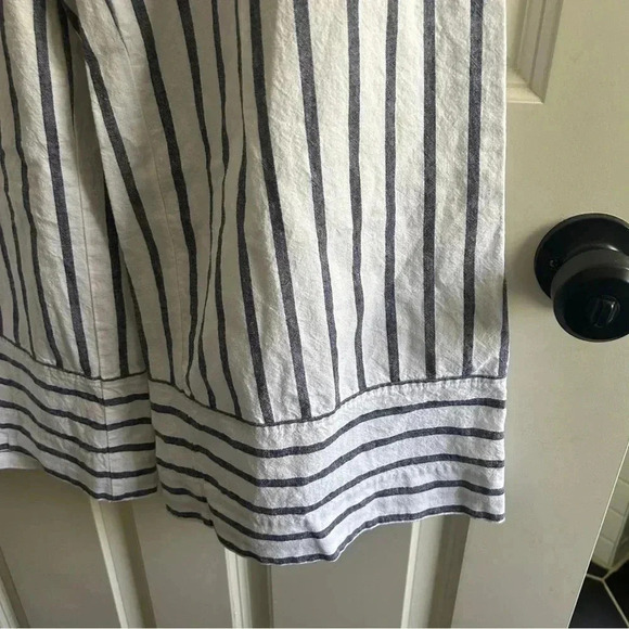 EUC Foxcroft NYC wide leg crop white & navy linen cotton blend pant.Fit like 10 - Picture 6 of 9